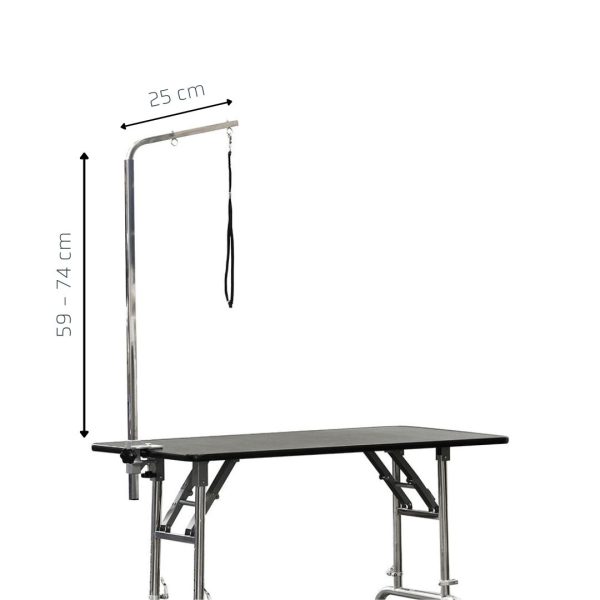 El Brazo Individual Pequeño de Artero es el accesorio de acero indispensable para garantizar la estabilidad y seguridad de perros pequeños en la mesa de peluquería.